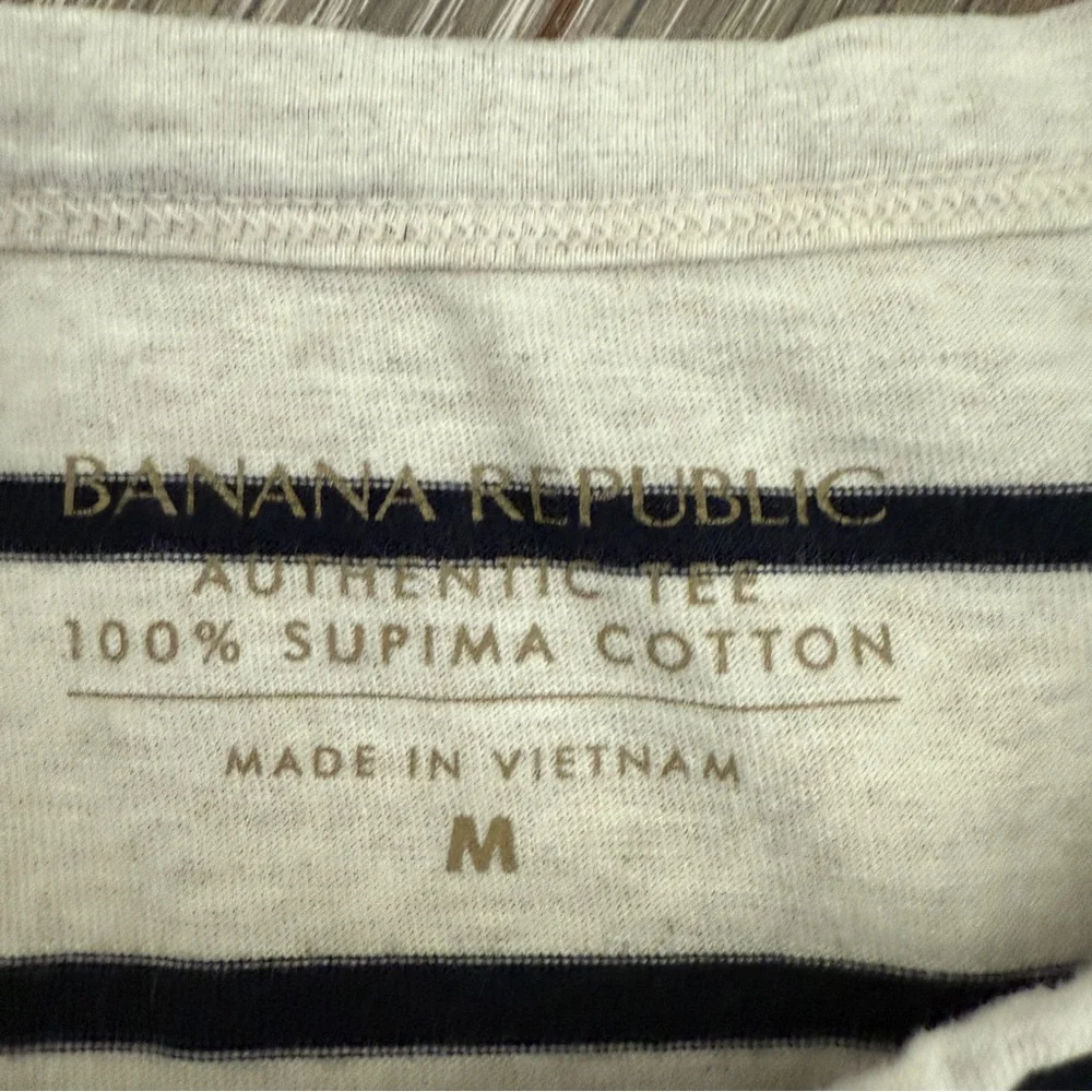 Banana Republic Striped Black T-Shirt Size Medium